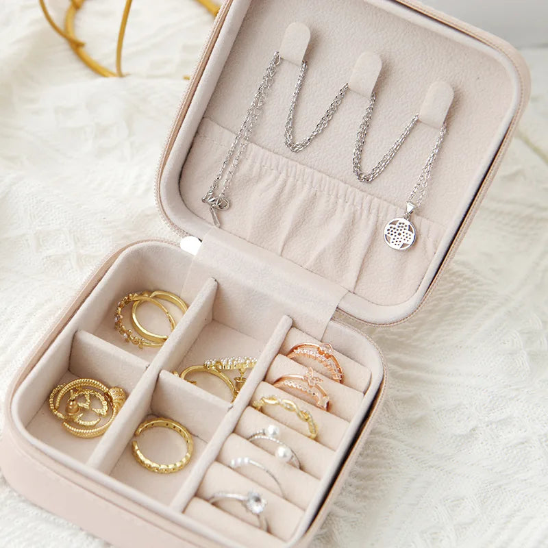 Travel Jewelry Box – Compact Leather Organizer for Rings, Earrings & Necklaces