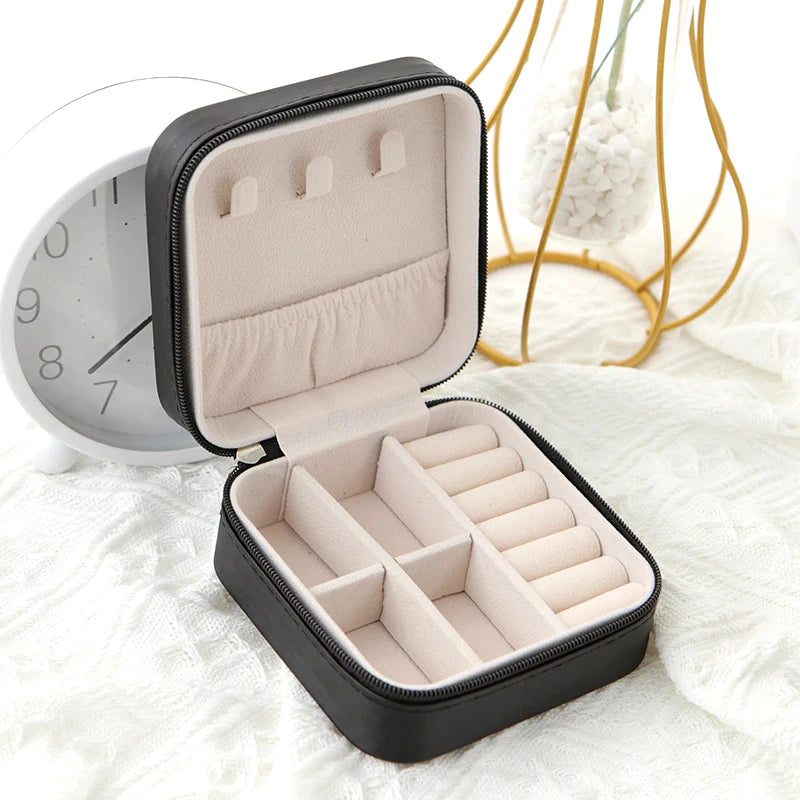 Travel Jewelry Box – Compact Leather Organizer for Rings, Earrings & Necklaces