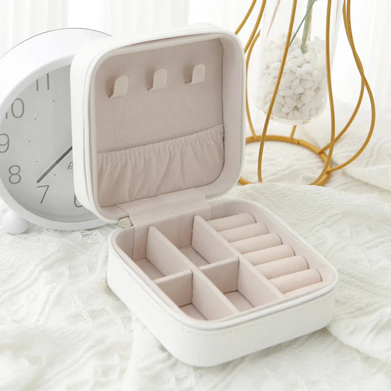 Travel Jewelry Box – Compact Leather Organizer for Rings, Earrings & Necklaces